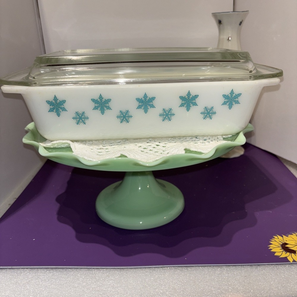 VINTAGE PYREX 575 - B 2 QT. SNOWFLAKE PATTERN  CASSEROLE DISH WITH 550 - C LID - Picture 4 of 14